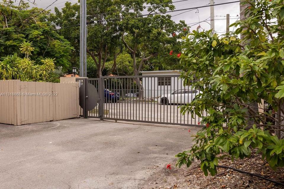  3001 SW 1st Ave #205, Miami, FL 33129 photo 2