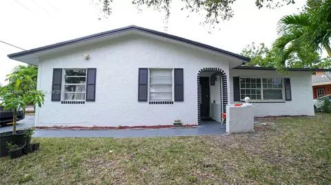 671 SW 28th Way, Fort Lauderdale, FL 33312