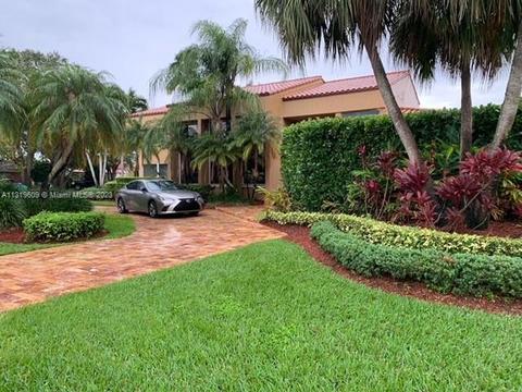 6810 Pinehurst Dr, Hialeah, FL 33015 photo 19