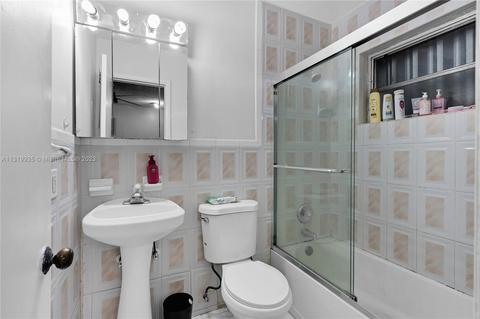 426 E 41st St, Hialeah, FL 33013 photo 33
