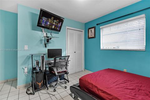 426 E 41st St, Hialeah, FL 33013 photo 16
