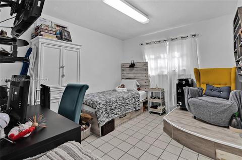 426 E 41st St, Hialeah, FL 33013 photo 13
