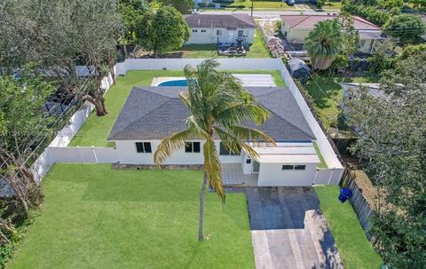 860 NE 174th St, Miami, FL 33162 | 19 Photos | MLS #A11321170 - Movoto