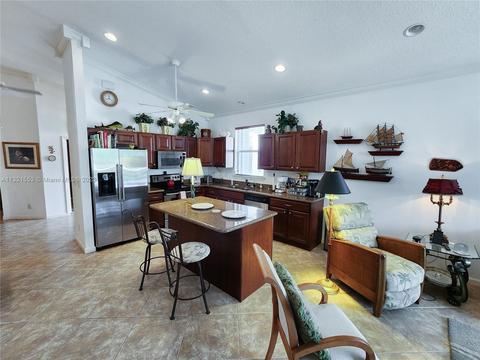 4585 SE Bridgetown Ct, Stuart, FL 34997 photo 4