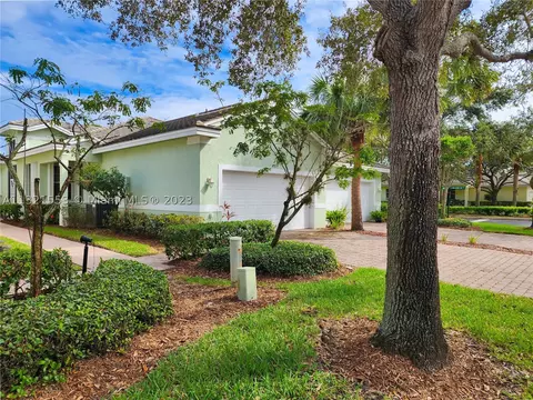 4585 SE Bridgetown Ct, Stuart, FL 34997 photo 1
