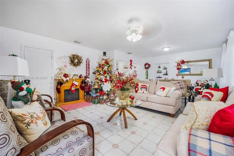 890 E 10th Ave, Hialeah, FL 33010 photo 8