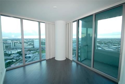 888 Biscayne Blvd #3801, Miami, FL 33132 photo 2