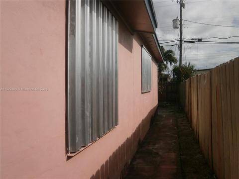 4747 E 9th Ct, Hialeah, FL 33013 photo 11