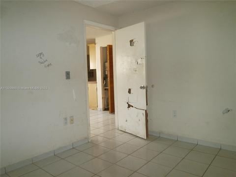 4747 E 9th Ct, Hialeah, FL 33013 photo 10