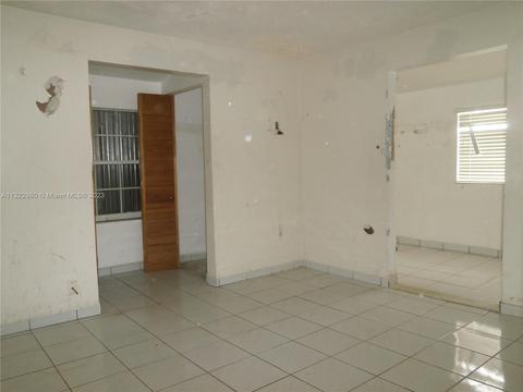 4747 E 9th Ct, Hialeah, FL 33013 photo 8