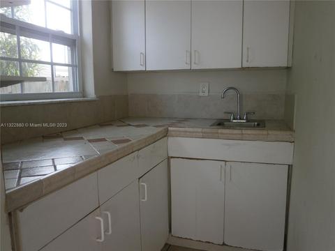 4747 E 9th Ct, Hialeah, FL 33013 photo 13
