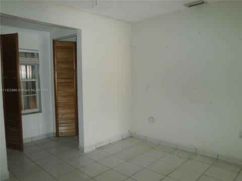 4747 E 9th Ct, Hialeah, FL 33013 photo 7