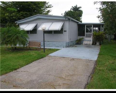 21731 NW 7th Ct, Pembroke Pines, FL 33029