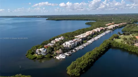 6226 Paradise Point Dr #6226, Palmetto Bay, FL 33157