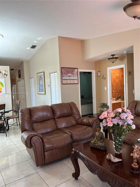 7200 W 29th Ave, Hialeah, FL 33018 photo 4