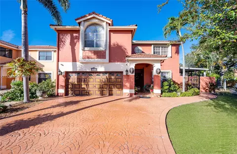 19958 NW 85th Ave, Hialeah, FL 33015