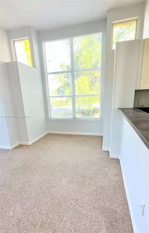 4863 Via Palm Lks #812, West Palm Beach, FL 33417