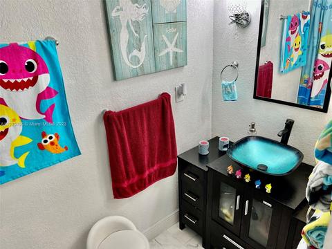 164 E 58th St, Hialeah, FL 33013 photo 16