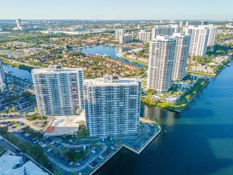 20505 E Country Club Dr #731, Aventura, FL 33180