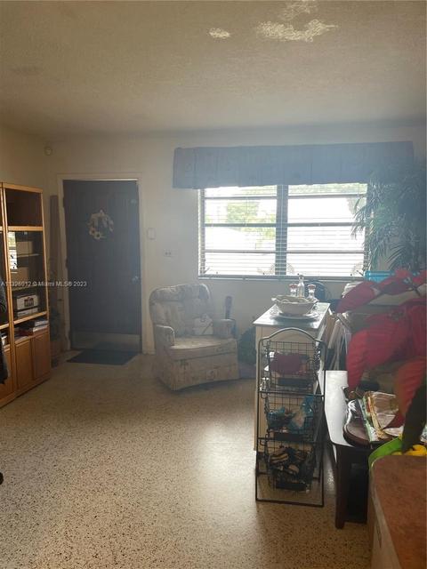 4448 E 8th Ct, Hialeah, FL 33013 photo 4