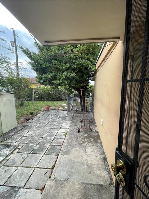 4448 E 8th Ct, Hialeah, FL 33013 photo 34
