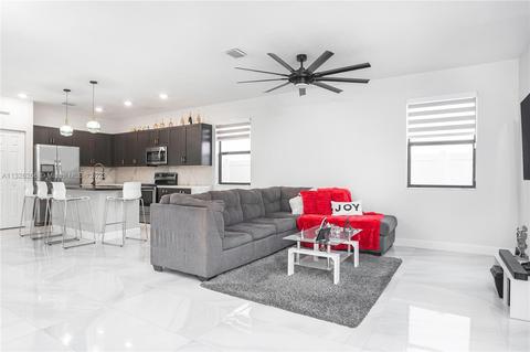 3473 W 109th Pl, Hialeah, FL 33018 photo 2