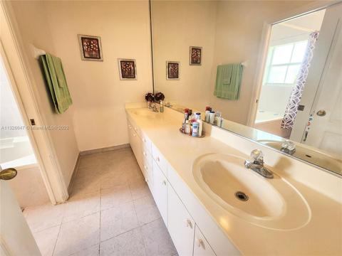7055 W 4th Ct, Hialeah, FL 33014 photo 16
