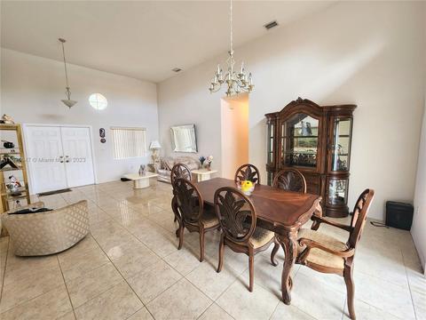 7055 W 4th Ct, Hialeah, FL 33014 photo 4