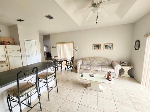 7055 W 4th Ct, Hialeah, FL 33014 photo 11