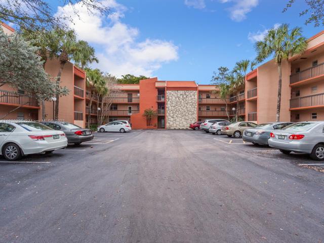 3140 Holiday Springs Blvd #9-309, Margate, FL 33063
