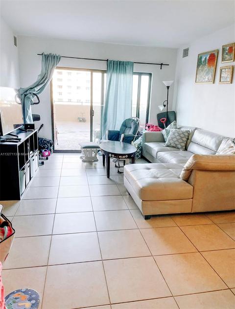 4242 NW 2nd St #614, Miami, FL 33126