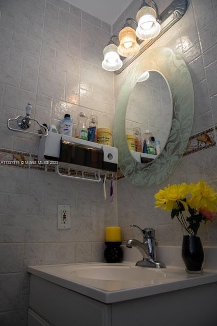 2725 W 55th Pl, Hialeah, FL 33016 photo 27