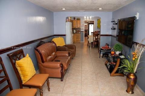 2725 W 55th Pl, Hialeah, FL 33016 photo 10