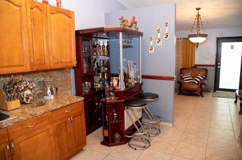 2725 W 55th Pl, Hialeah, FL 33016 photo 8
