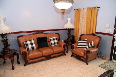 2725 W 55th Pl, Hialeah, FL 33016 photo 11