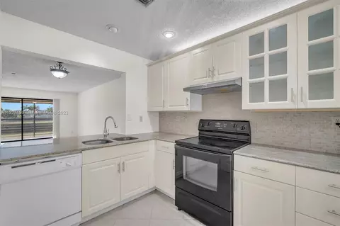 144 S Laurel Dr #605, Margate, FL 33063 photo 16