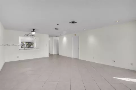144 S Laurel Dr #605, Margate, FL 33063 photo 6