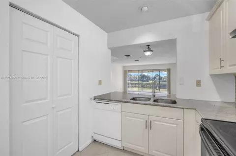 144 S Laurel Dr #605, Margate, FL 33063 photo 12