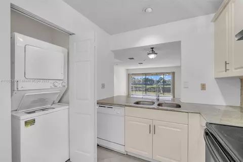 144 S Laurel Dr #605, Margate, FL 33063 photo 17