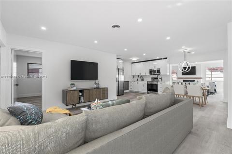 2833 SW 4th Ct, Fort Lauderdale, FL 33312