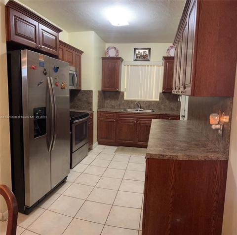 650 W 39 Pl, Hialeah, FL 33012 photo 12