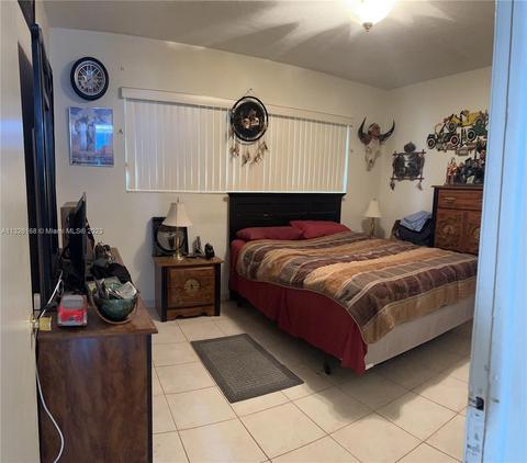 650 W 39 Pl, Hialeah, FL 33012 photo 10