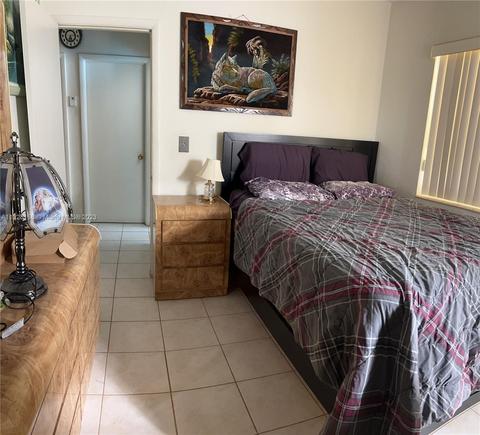 650 W 39 Pl, Hialeah, FL 33012 photo 8