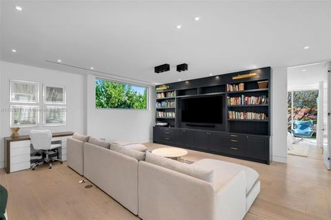 390 Pacific Rd, Key Biscayne, FL 33149 photo 11