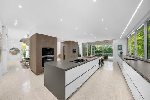 390 Pacific Rd, Key Biscayne, FL 33149 photo 8