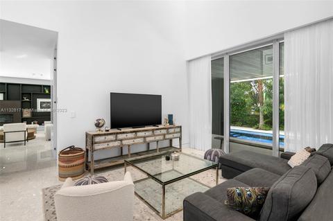 390 Pacific Rd, Key Biscayne, FL 33149 photo 5