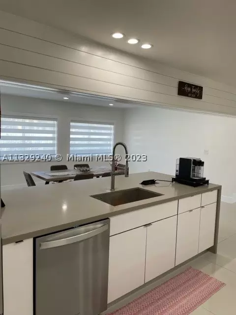 16431 Stonehaven Rd, Miami Lakes, FL 33014 photo 1