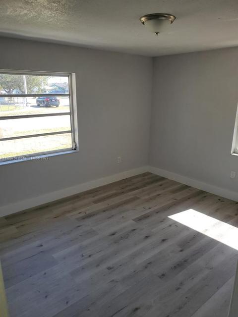 701 W 30th St, Hialeah, FL 33012 photo 10