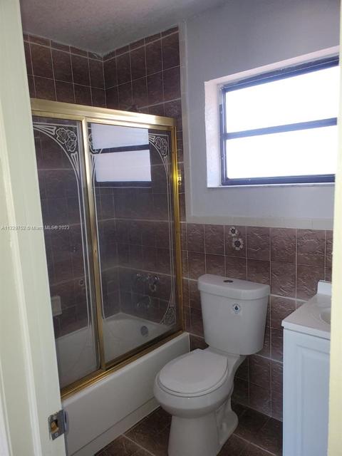 701 W 30th St, Hialeah, FL 33012 photo 4