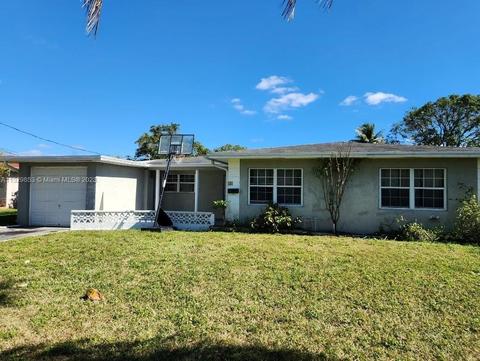 24 NW 42nd Ter, Plantation, FL 33317